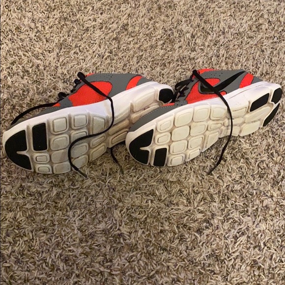Red/Gray Nike Youth 6.5 - Picture 6 of 6